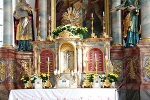 Erntedankdekoration in der Kirche