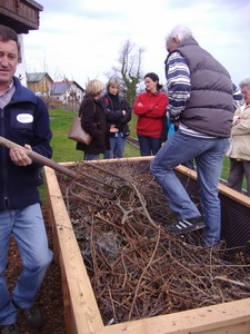 Wir bauen Hgelbeet
